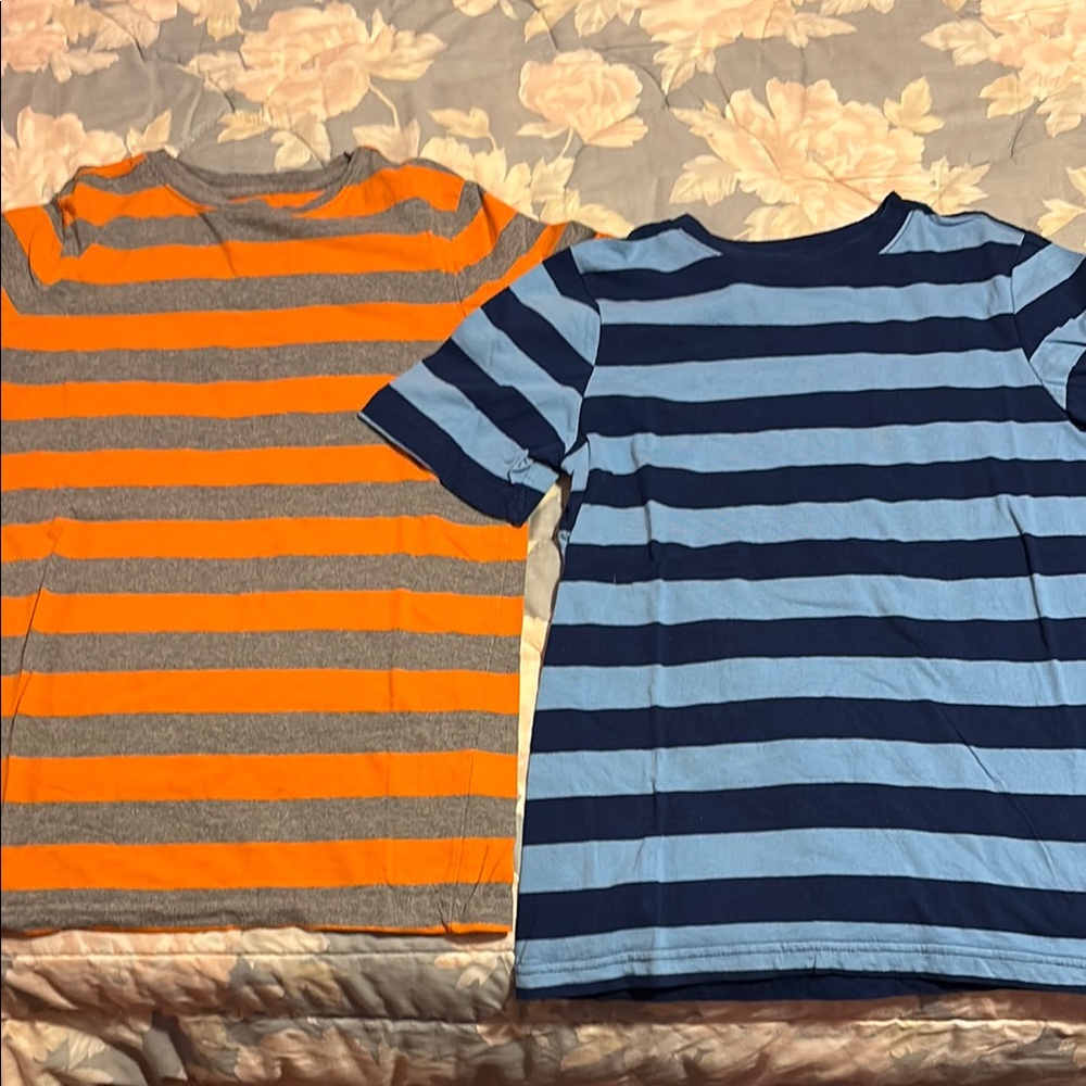 2 Boys Short Sleeve T-Shirts (Size XL) - Urban Pipeline